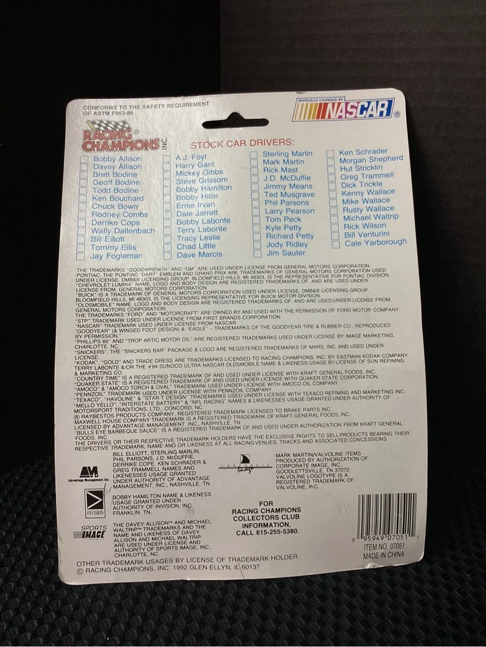 NASCAR Dale Earnhardt Stock Car 1:43 Die-Cast - Black